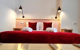 Bacalhoeiros 125 Hotel